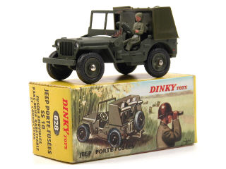 Lot 827 - DINKY TOYS FRANCE (1)