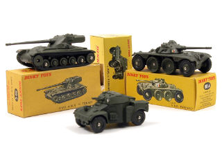 Lot 837 - DINKY TOYS FRANCE (3)
