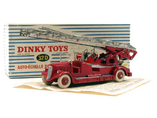 Lot 803 - DINKY TOYS FRANCE (1)