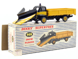 Lot 627 - DINKY TOYS GB (1)