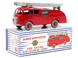 Lot 596 - DINKY TOYS GB (1)