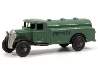 Lot 493 - DINKY TOYS GB (1)