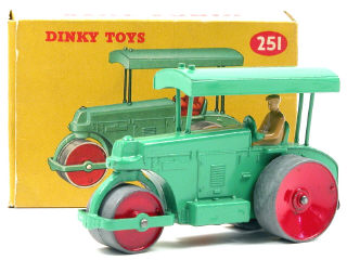 Lot 632 - DINKY TOYS GB (1)