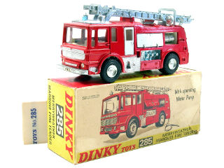 Lot 655 - DINKY TOYS GB (1)