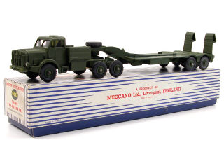 Lot 607 - DINKY TOYS GB (1)