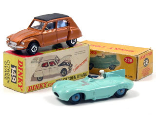 Lot 463 - DINKY TOYS (GB) (2)