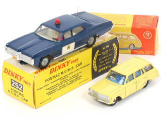 Lot 264 - DINKY TOYS (GB) (2)