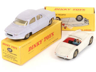 Lot 305 - DINKY TOYS (FRANCE) (2)