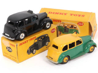 Lot 265 - DINKY TOYS (GB) (2)
