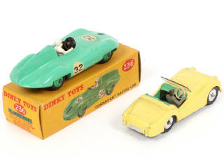 Lot 263 - DINKY TOYS (GB) (2)