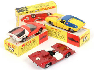 Lot 272 - DINKY TOYS (GB) (3)