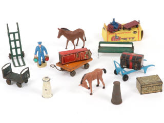 Lot 278 - DINKY TOYS (GB) (14)