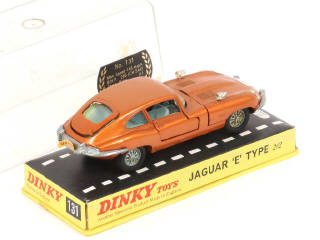 Lot 255 - DINKY TOYS (GB) (1)