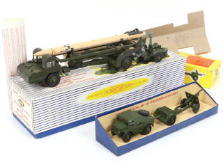 Lot 268 - DINKY TOYS (GB) (2)