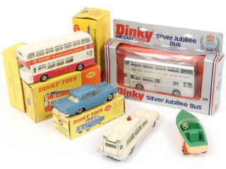 Lot 276 - DINKY TOYS (GB) (5)