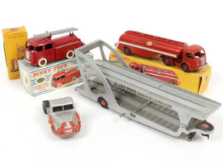 Lot 322 - DINKY TOYS (FRANCE) (4)