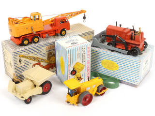 Lot 321 - DINKY TOYS (FRANCE) (4)