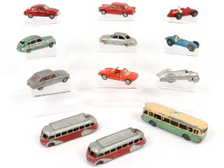 Lot 339 - DINKY TOYS (12)