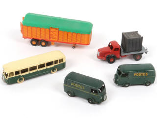 Lot 325 - DINKY TOYS (FRANCE) (5)