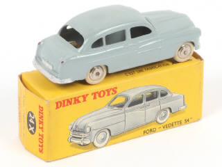Lot 303 - DINKY TOYS (FRANCE) (1)