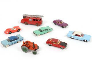 Lot 331 - DINKY TOYS (GB) (8)