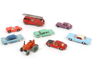 Lot 331 - DINKY TOYS (GB) (8)