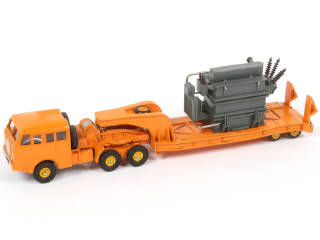 Lot 305 - DINKY TOYS (FRANCE) (1)