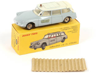 Lot 302 - DINKY TOYS (FRANCE) (1)