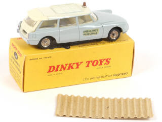 Lot 302 - DINKY TOYS (FRANCE) (1)