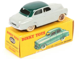 Lot 255 - DINKY TOYS (FRANCE) (1)