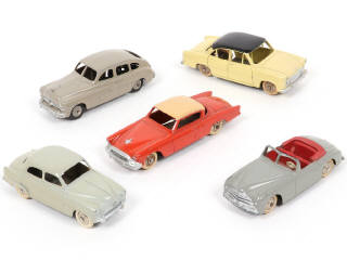 Lot 299 - DINKY TOYS (FRANCE) (5)