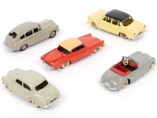 Lot 299 - DINKY TOYS (FRANCE) (5)