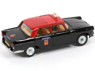 Lot 238 - DINKY TOYS (FRANCE) (1)