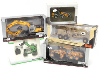 Lot 117 - DIVERS (5)
