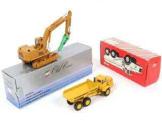 Lot 108 - DIVERS (2)