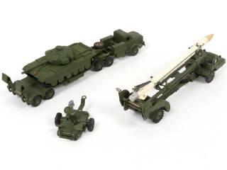 Lot 225 - DINKY TOYS (GB) (4)