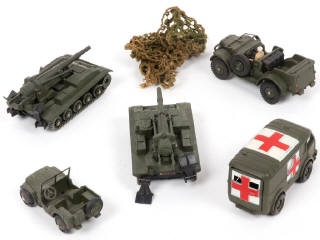 Lot 296 - DINKY TOYS (FRANCE) (5)