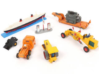 Lot 290 - DINKY TOYS (FRANCE) (5)
