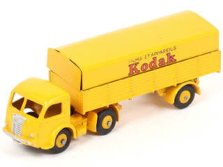 Lot 246 - DINKY TOYS (FRANCE) (1)