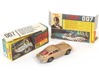 Lot 173 - CORGI TOYS (GB) (1)