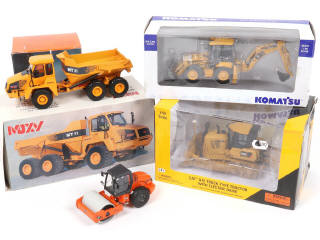 Lot 76 - DIVERS (4)