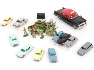 Lot 26 - DIVERS (32)