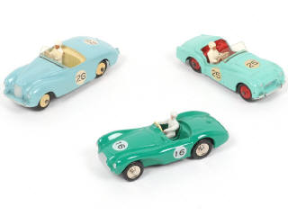 Lot 266 - DINKY TOYS (GB) (3)