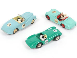Lot 266 - DINKY TOYS (GB) (3)