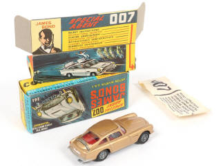 Lot 136 - CORGI TOYS (GB) (1)