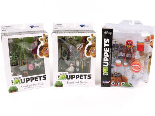 Lot 98 - DIAMOND SELECT TOYS (USA) (3)