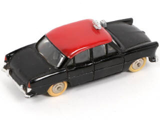 Lot 363 - DINKY TOYS (FRANCE) (1)