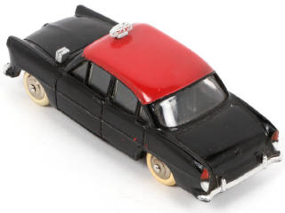 Lot 363 - DINKY TOYS (FRANCE) (1)