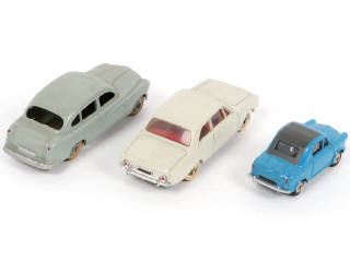Lot 368 - DINKY TOYS (FRANCE) (3)