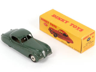 Lot 357 - DINKY TOYS (GB) (2)
